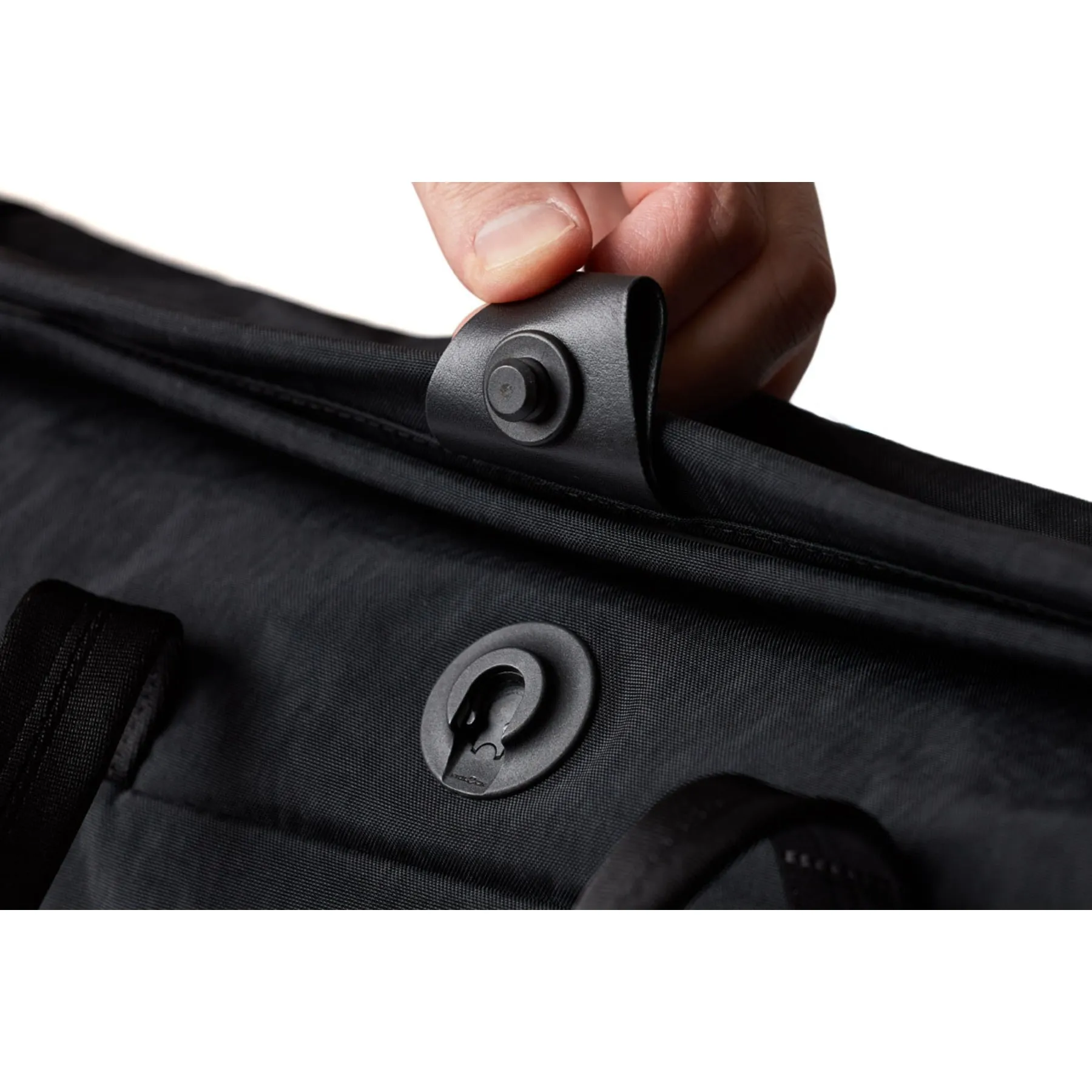 Bellroy Tokyo Messenger Bag 16" in Raven