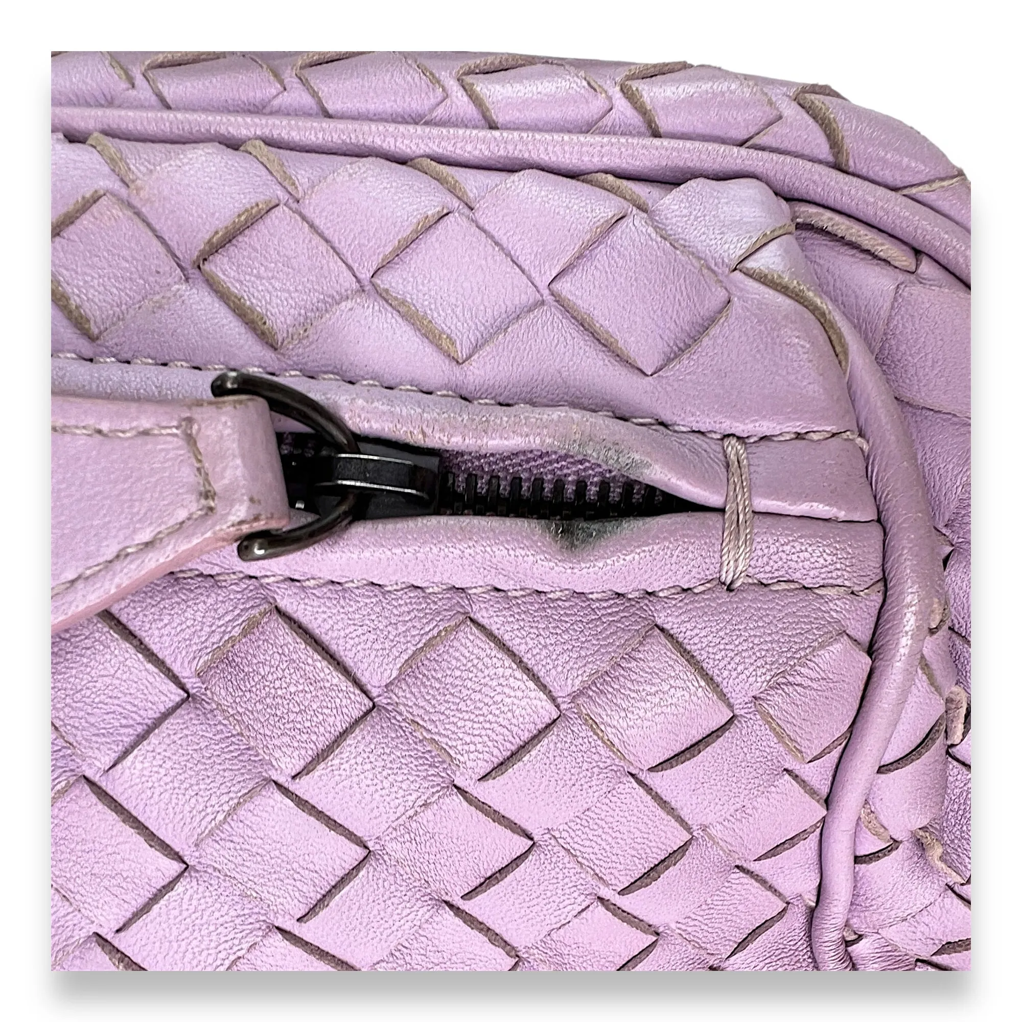 Messenger Crossbody bag in Intrecciato leather, Gunmetal Hardware