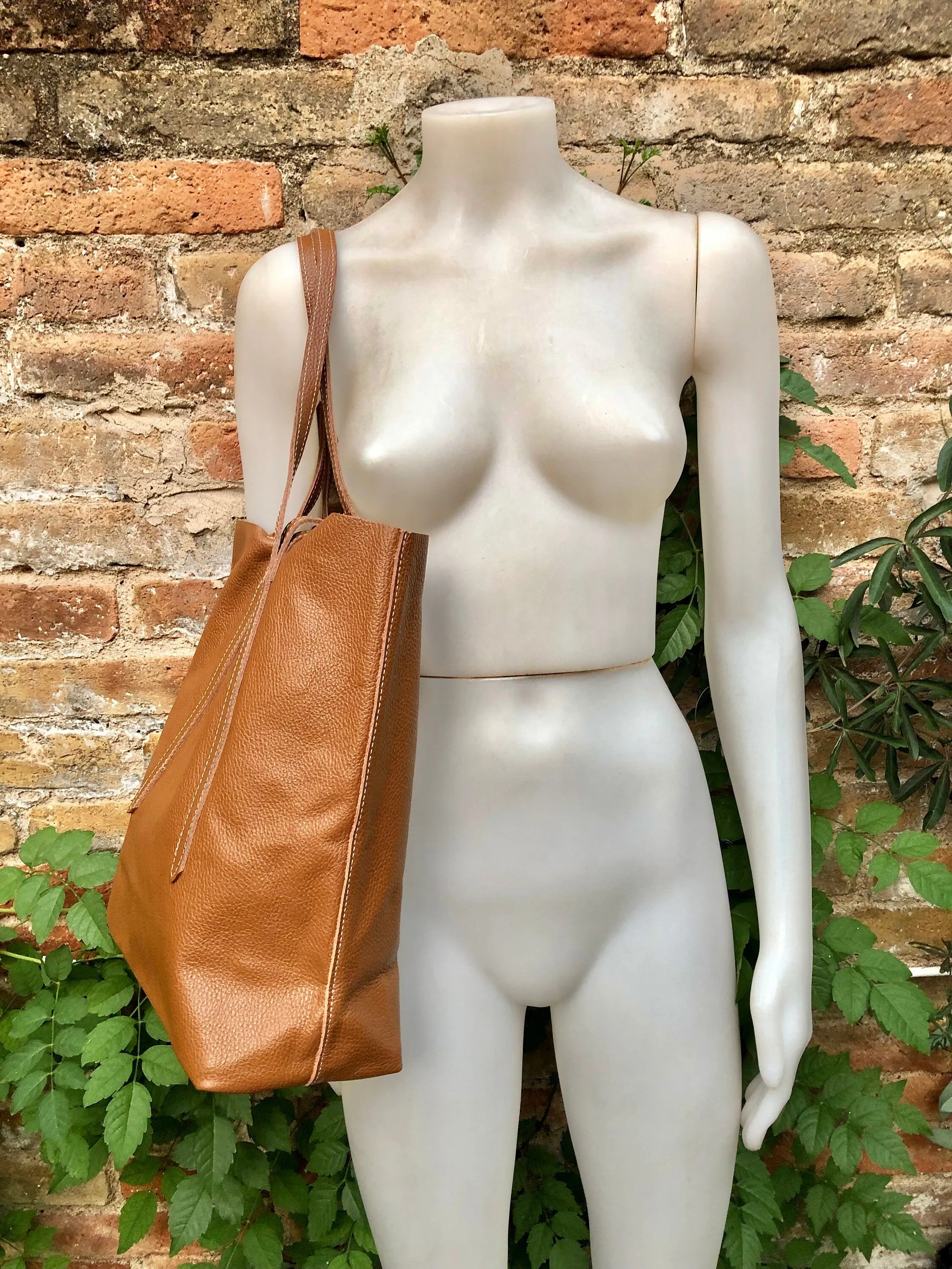 Tote bag in Camel brown. Genuine leather shopper bag. Laptop, office bag for your tablet / books. Leather shoulder / handbag. Brown purse